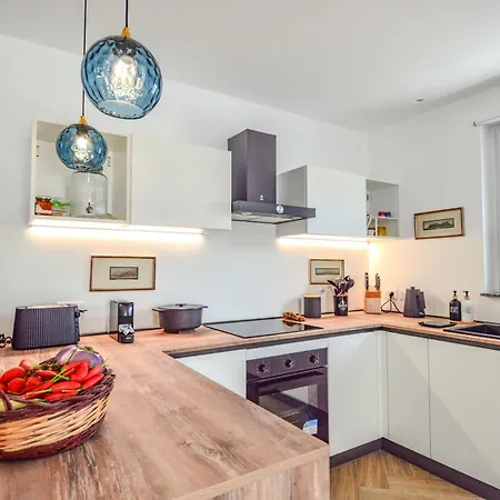 60 Passi Dal Mare-charming Cdo Lejlighed *
